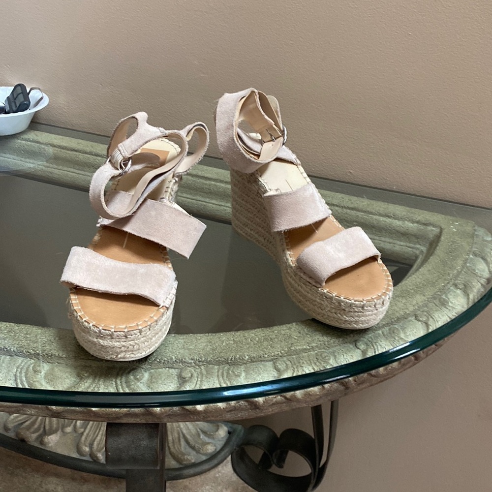 tan sandals!!